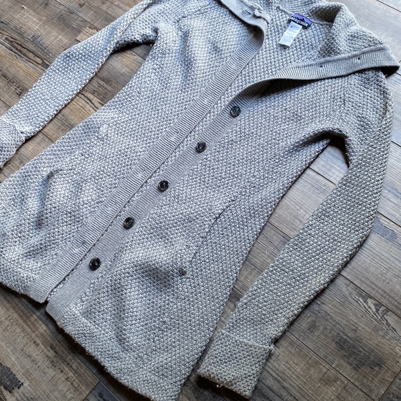Patagonia 100% Merino Wool cardigan sweater - Picture 3 of 6